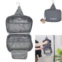Trousse de toilette rectangulaire 18x26cm en polyestère gris avec son crochet de suspension