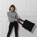 Tote bag noir en imitation fourrure 35x60cm