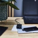 Boitier câbles rétractables 3 en 1 avec support smartphone intégré