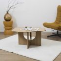 KALIOPE - Table basse forme organique et piètement graphique en MDF aspect chêne