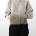 Manchons imitation fourrure beige avec pochon micro-ondable