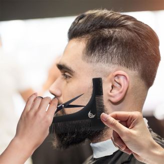 Peigne sculptant pour la taille de barbe
