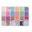 Boîte de 860 perles multicolores en plastique avec 9 m de fil