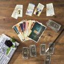 Jeu escape game en papier "La Rose Noire" au style vintage