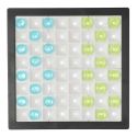 Jeu de dame transparent avec pions verts et bleus et éclairage LED