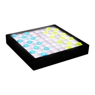 Jeu de dame transparent avec pions verts et bleus et éclairage LED