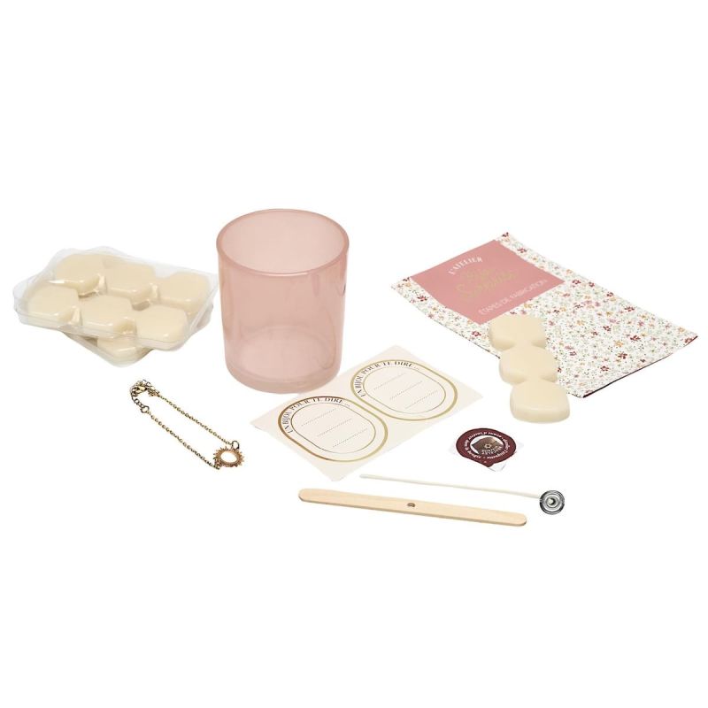 Coffret DIY fabrication 1 bougie parfumée à la rose avec bijou surprise Coffret DIY fabrication 1 bougie parfumée à la rose avec bijou surprise