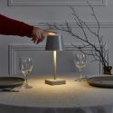 Lampe à poser led tactile taupe rechargeable USB avec 3 intensités de lumière blanche