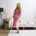 Robe de chambre sherpa rose pour femme avec broderie "femme de ouf"