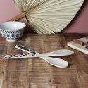 Couverts à salade en bois de bambou avec manche noirs à motifs