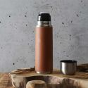 Bouteille de transport isotherme 50cl simili cuir marron avec avec bouton poussoir