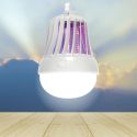 Lampe anti insectes à suspendre style ampoule