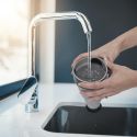 Déboucheur de canalisations compact spécial évier, lavabo, baignoire ou douche.
