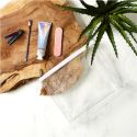 Pochette avec 4 accessoires cosmétiques pour les mains