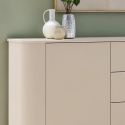 Buffet 2 portes 3 tiroirs finition laqué beige design coins arrondis pieds métal noir - LYNA