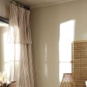Rideau Ajustable 140x300 cm Gaze de Coton tissé rayé beige + 8 Anneaux Pince - ROMELIA