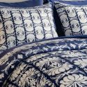 Parure housse de couette 260x240cm + 2 taies motif fleurs bleu et blanc 100% coton - LIZIO