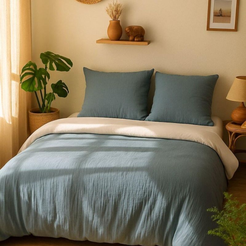 Parure housse de couette 240x220cm + 2 taies 100% gaze de microfibre uni bleu pétrole et blanc - NATHEA