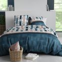 Parure housse de couette 260x240cm + 2 taies motif pop rétro bleu et rose 100% coton - LEANA
