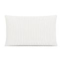 Coussin 40x25 cm en velours côtelé coloris crème - AMORY