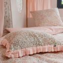 Coussin déhoussable 40x40cm rose motifs floral avec volants - MARJOLAINE