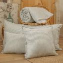 Coussin déhoussable 55x110cm coton texturé rayé sauge avec volants - GABRIEL